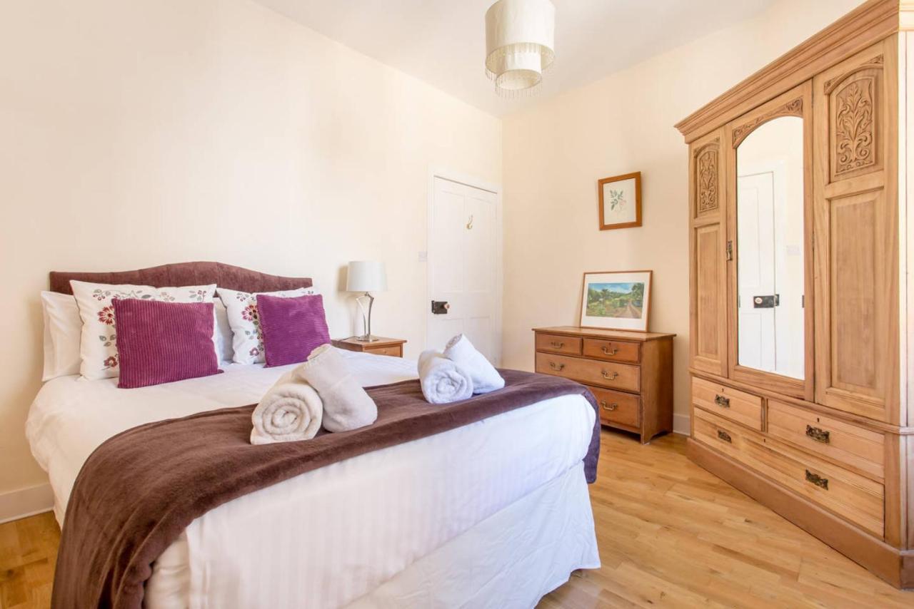 Altido Retro Castle Retreat 2Bed Appartement Edinburgh Kamer foto