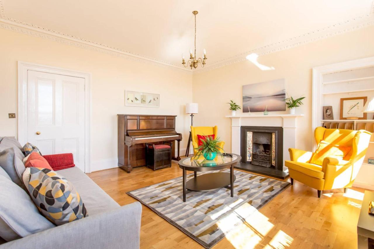 Altido Retro Castle Retreat 2Bed Appartement Edinburgh Buitenkant foto