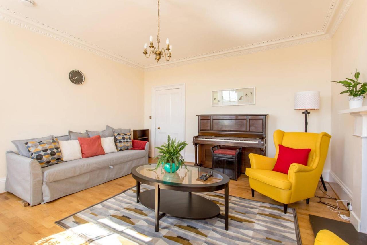 Altido Retro Castle Retreat 2Bed Appartement Edinburgh Kamer foto