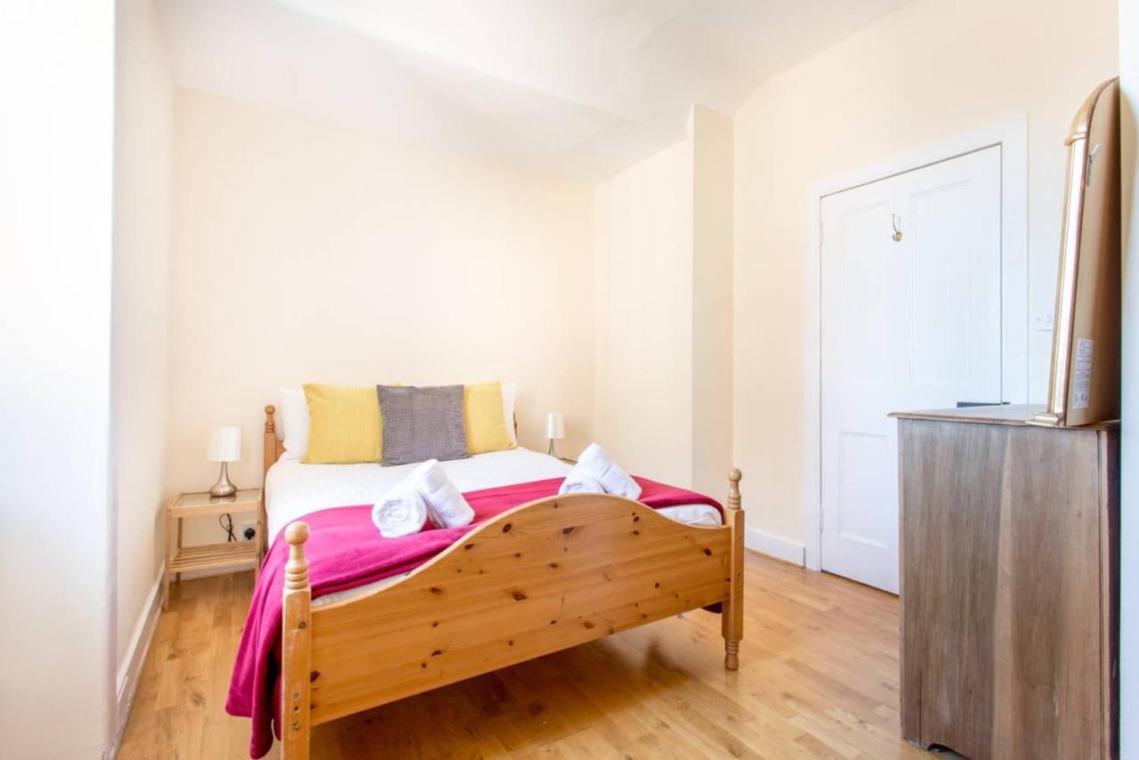 Altido Retro Castle Retreat 2Bed Appartement Edinburgh Kamer foto