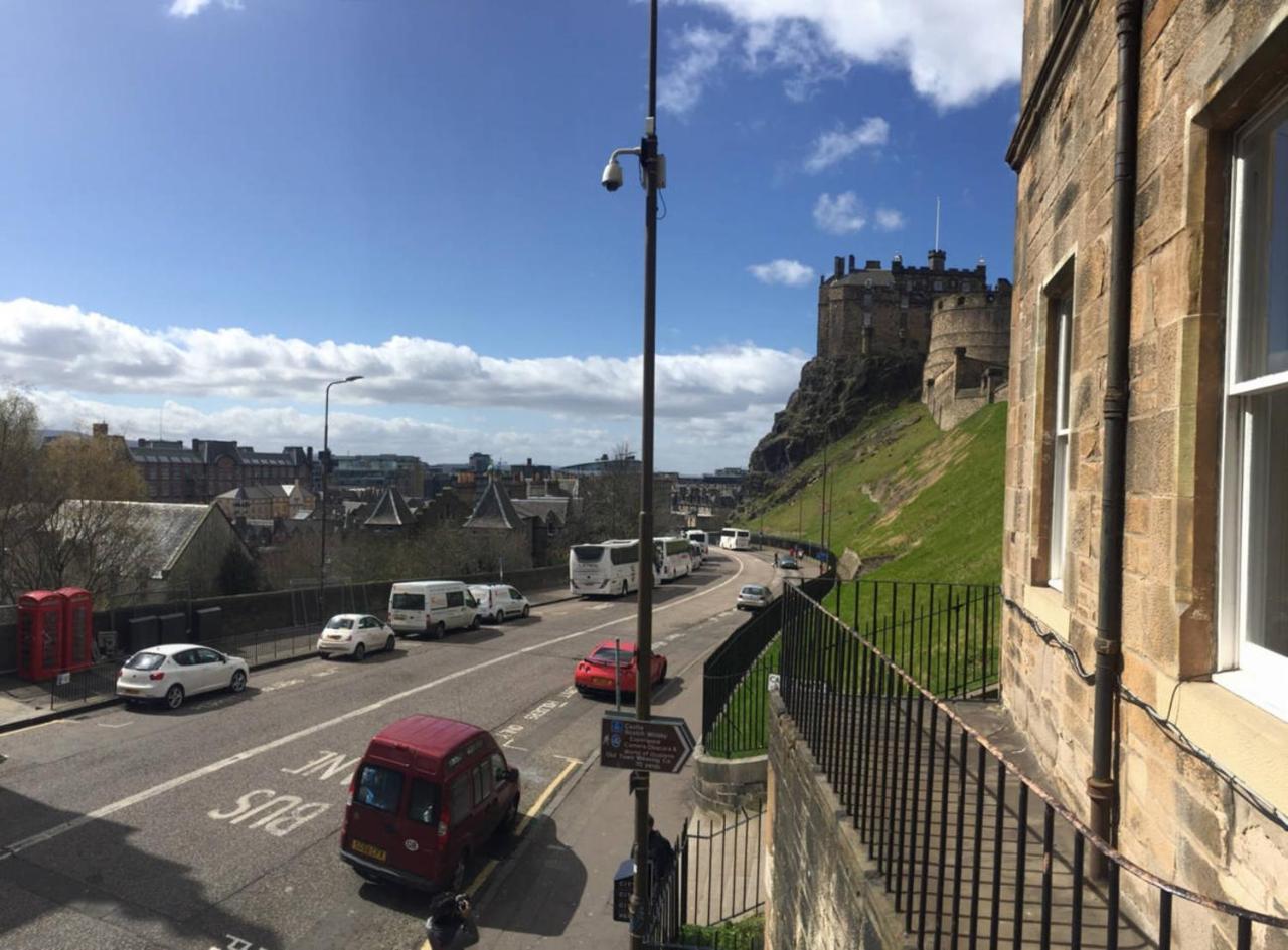 Altido Retro Castle Retreat 2Bed Appartement Edinburgh Buitenkant foto